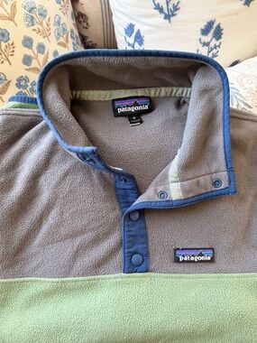 Patagonia Gray, Light Green & Navy Colorblock Snap-T Pullover